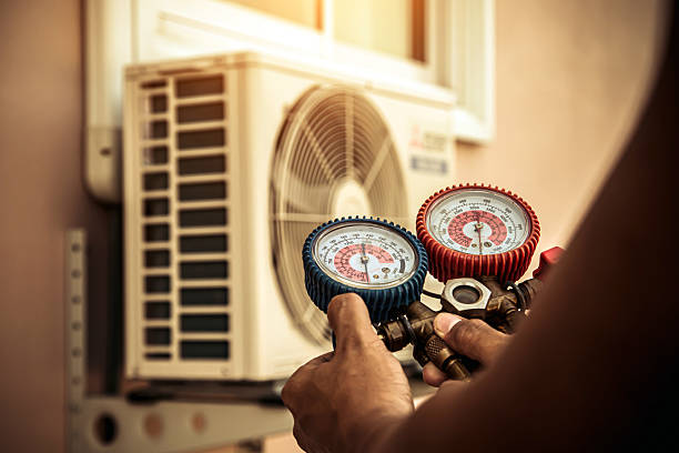Professional Hvac technician working in Highland Park, PA